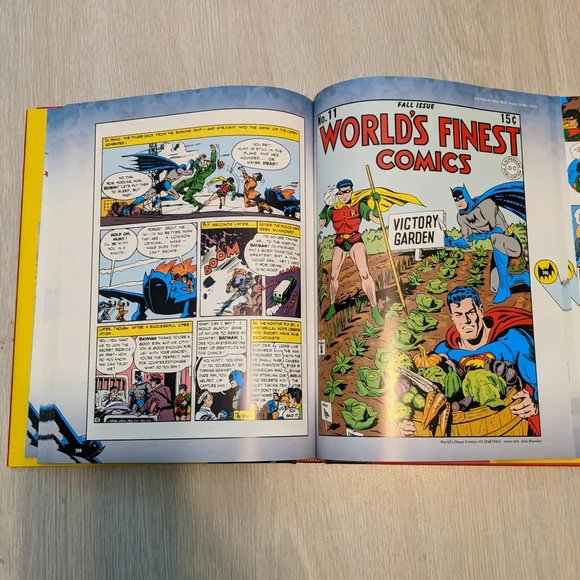 Batman Book War Years 1939-1945: Presenting Over 20 Classic Full Length DC Tales - Picture 8 of 11
